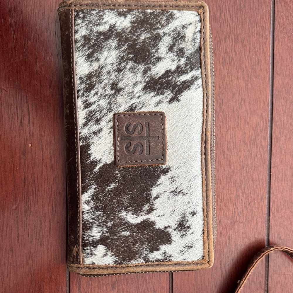 STS Ranchwear Cowhide Leather Wallet